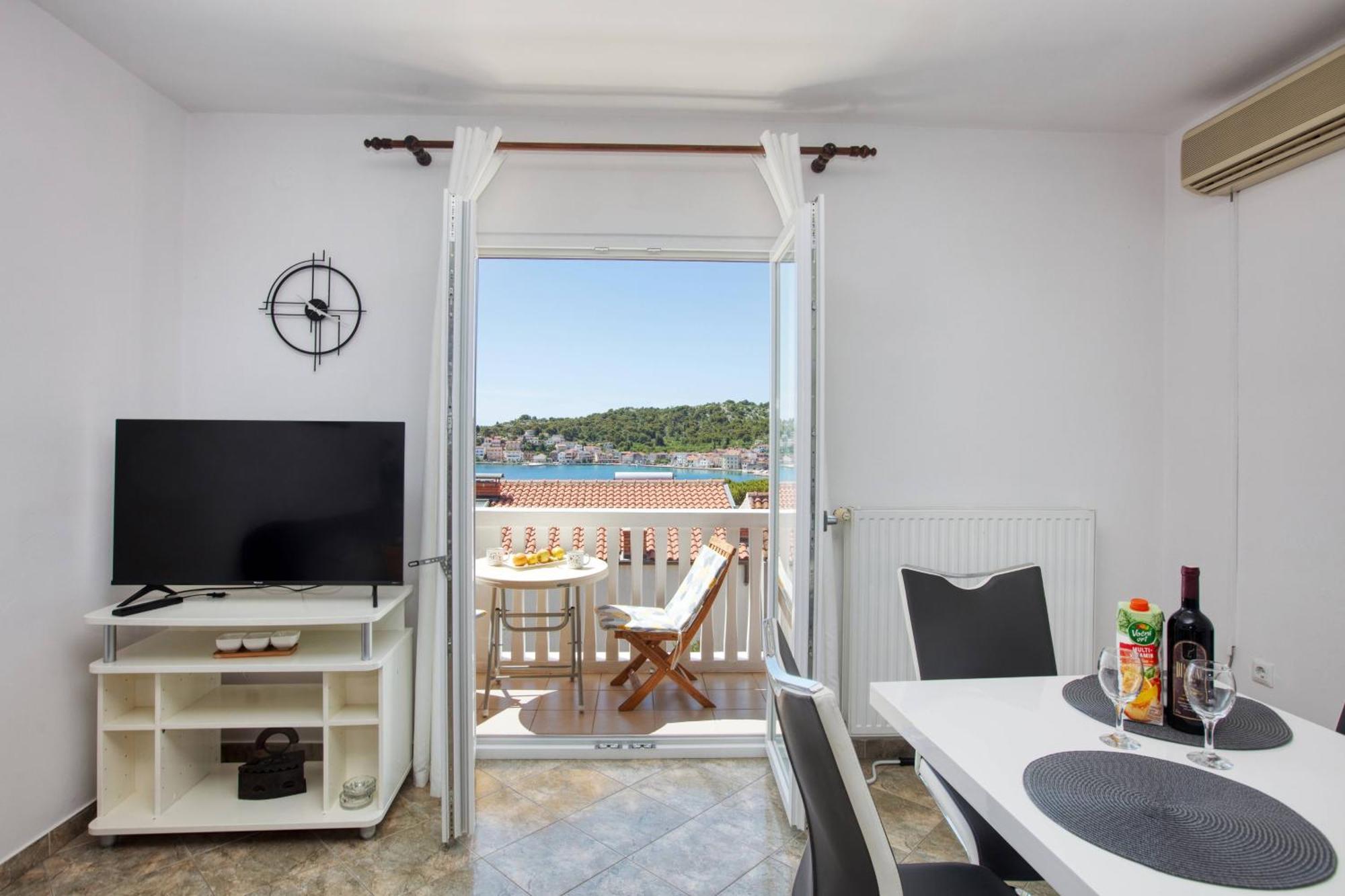 Apartments By The Sea Tisno, Murter - 812 객실 사진