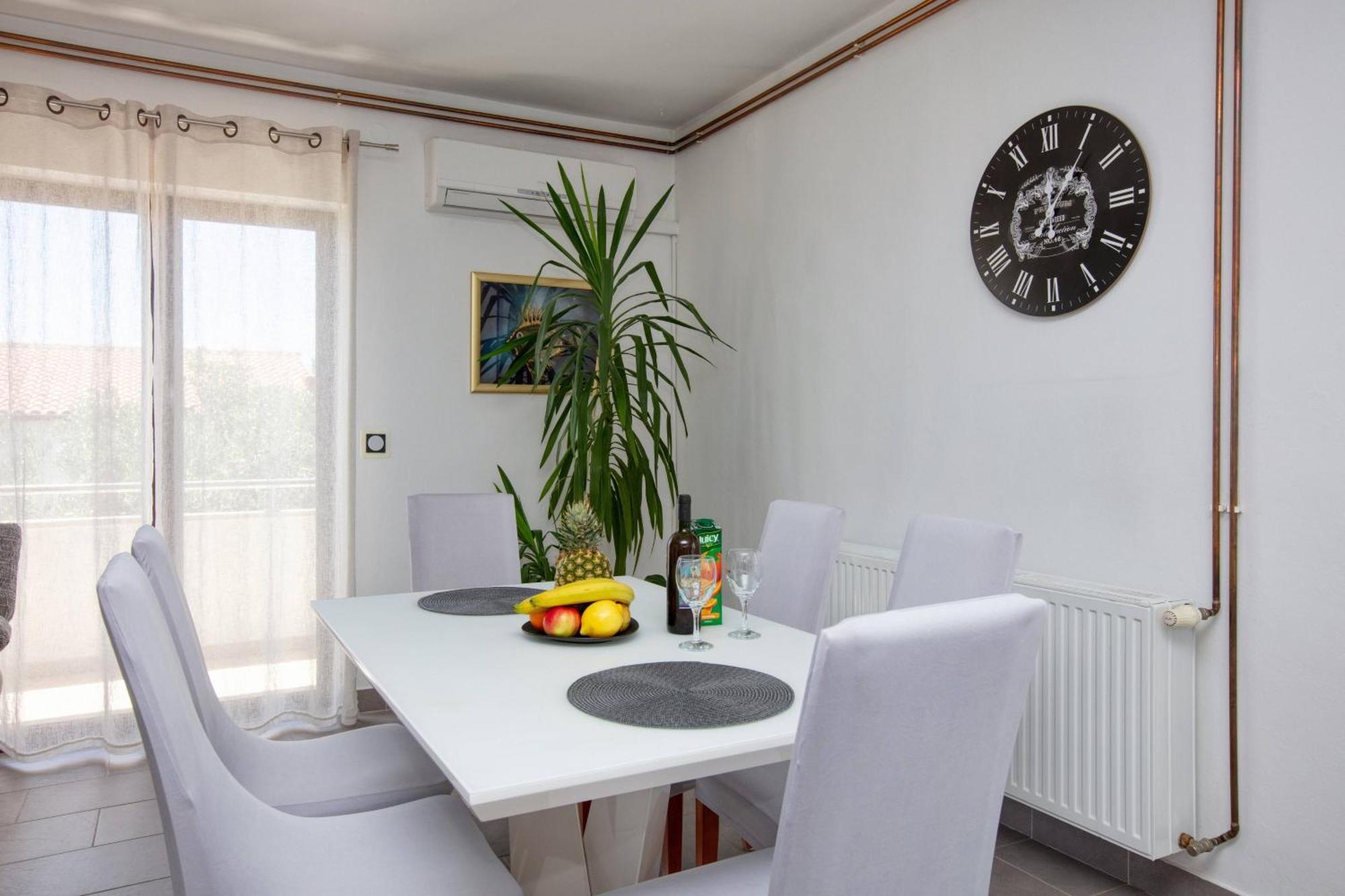 Apartments By The Sea Tisno, Murter - 812 객실 사진