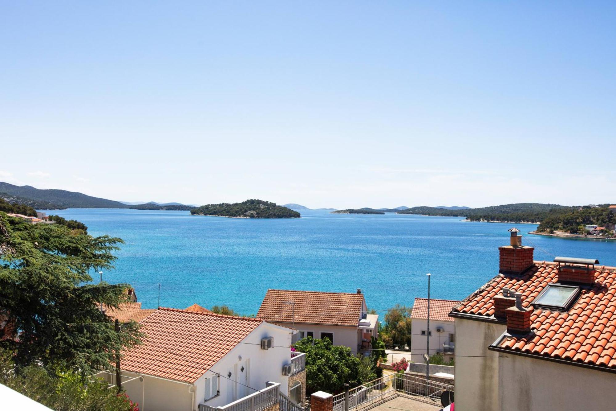 Apartments By The Sea Tisno, Murter - 812 외부 사진